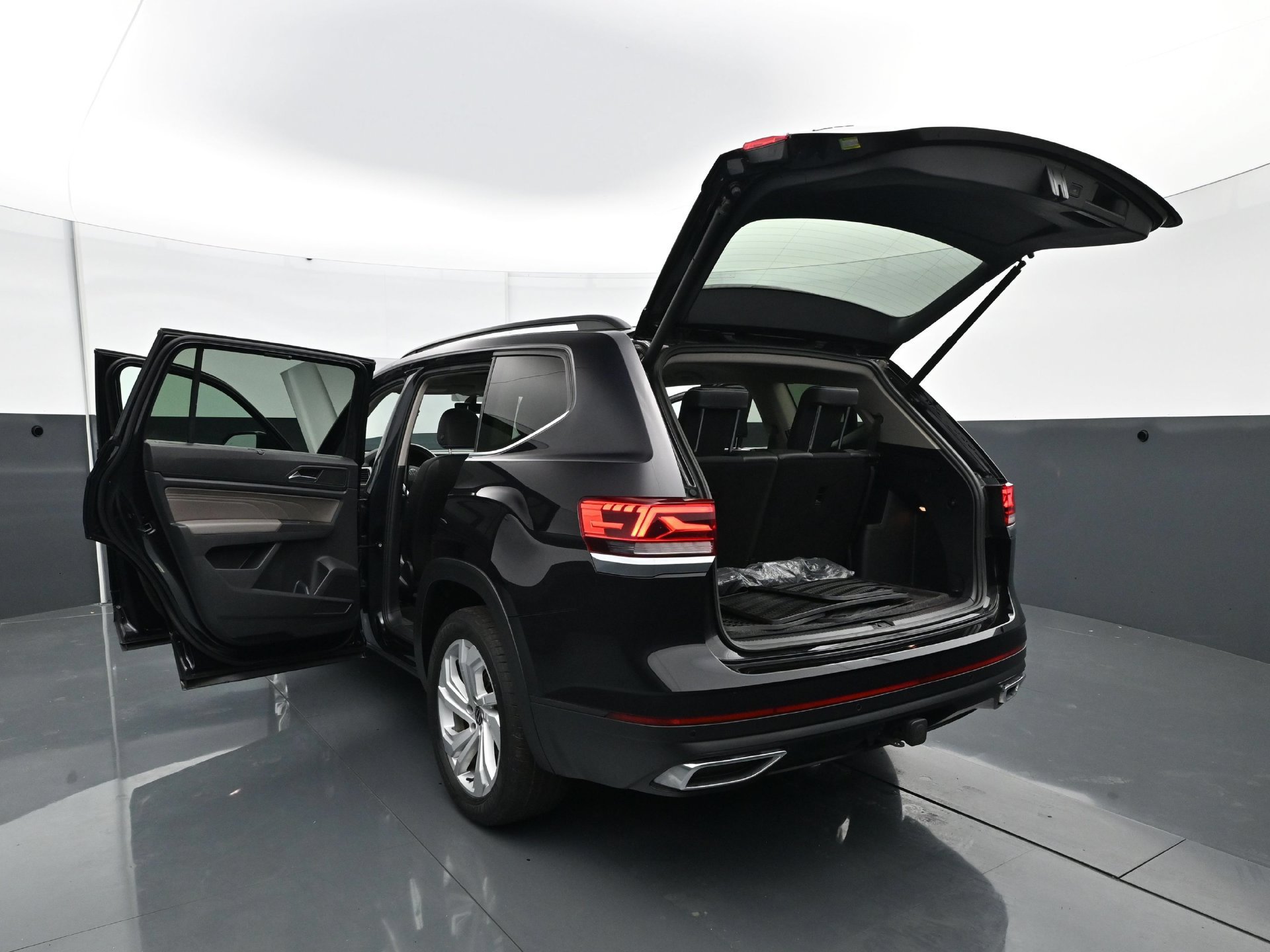 Used 2023 Volkswagen Atlas SE w/ Panoramic Sunroof Package AWD/4WD image 35