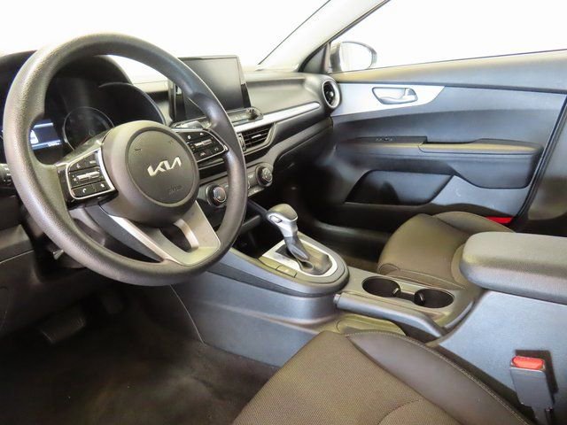 Used 2023 Kia Forte LXS FWD image 4