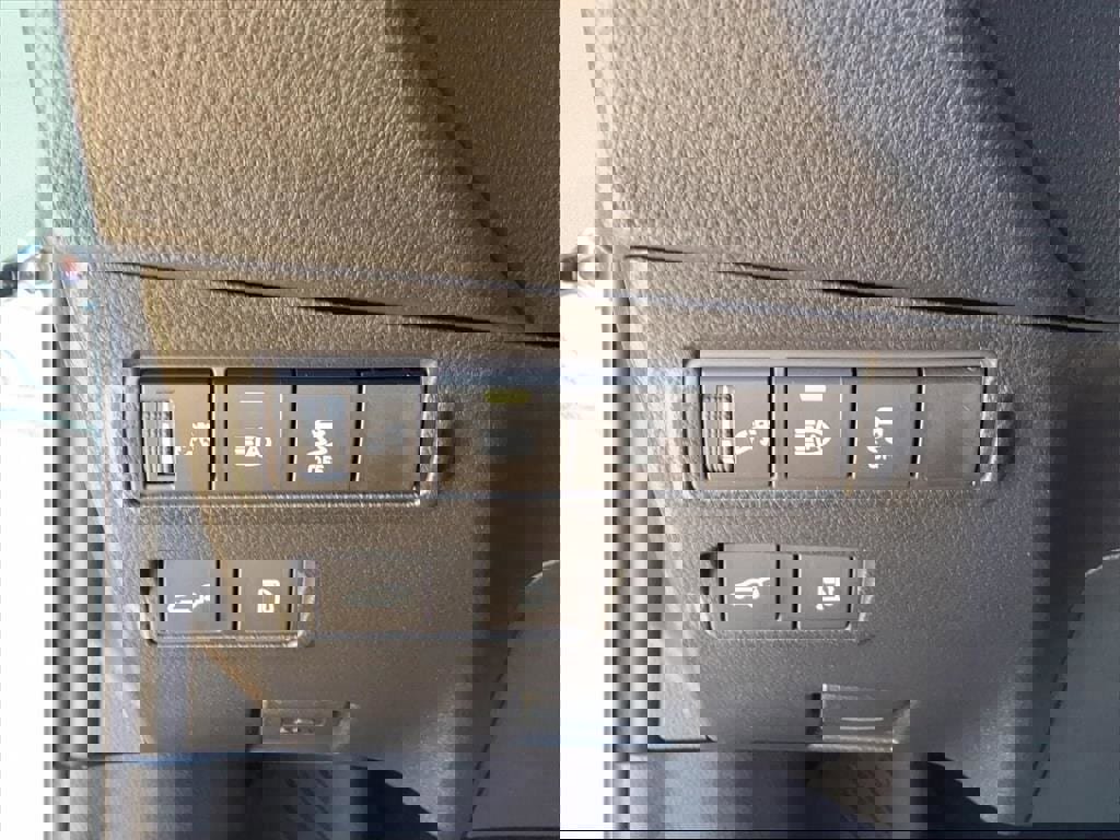 Certified 2026 Toyota Corolla Cross XSE image 17