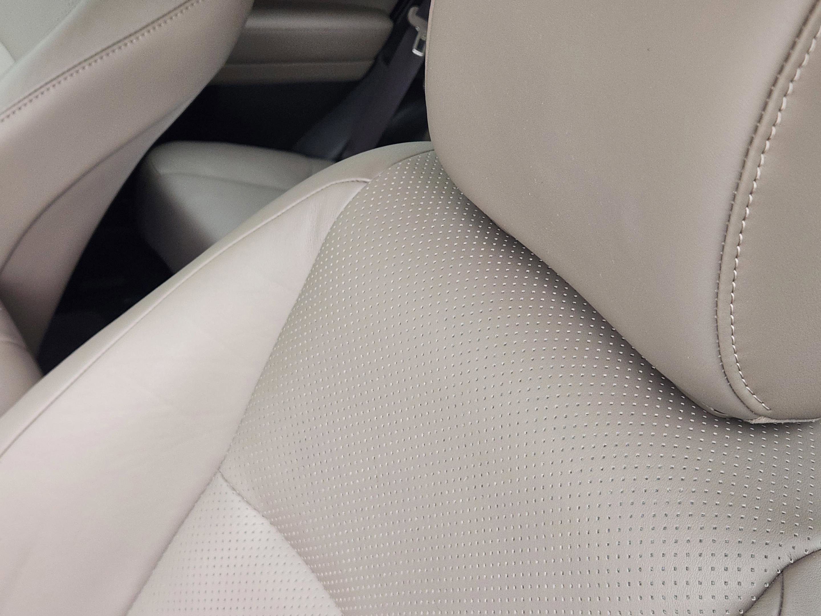Used 2023 Lexus GX 460 Luxury w/ Accessory Package AWD/4WD image 7