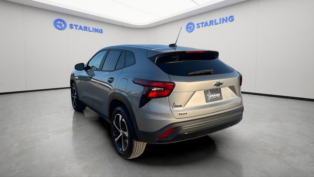Used 2024 Chevrolet Trax RS FWD image 3