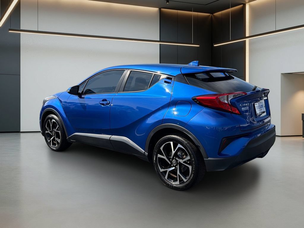 Used 2020 Toyota C-HR XLE FWD image 3
