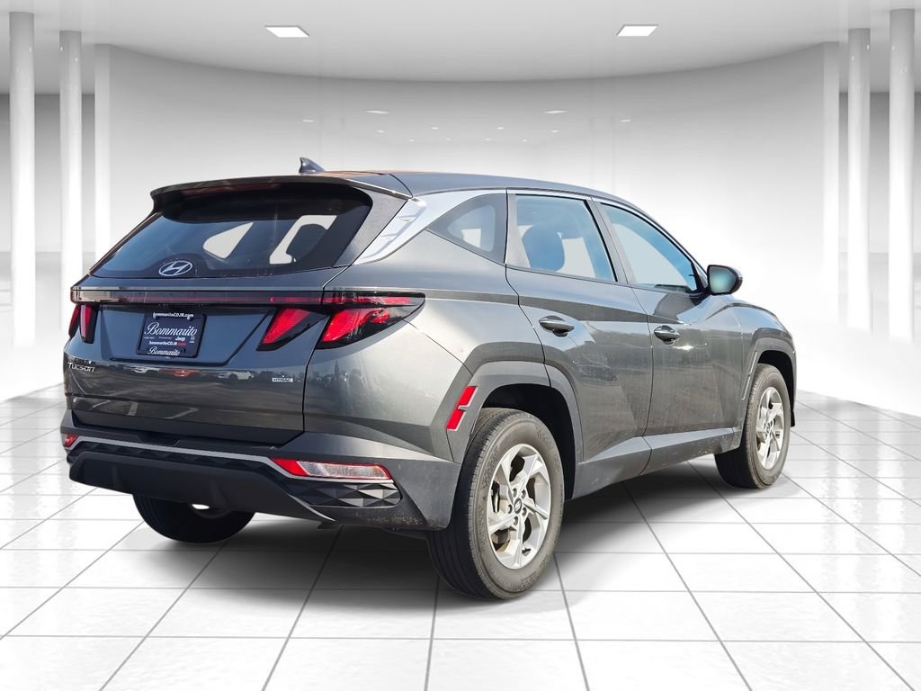 Used 2023 Hyundai Tucson SE image 3