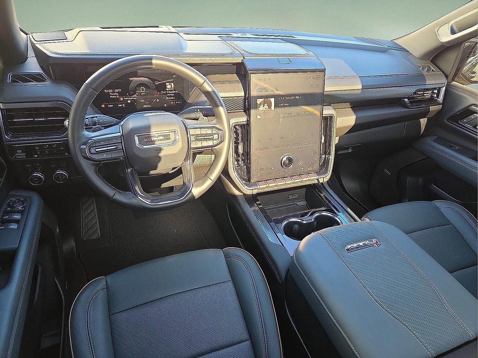 Used 2025 GMC Yukon AT4 w/ AT4 Premium Plus Package image 11