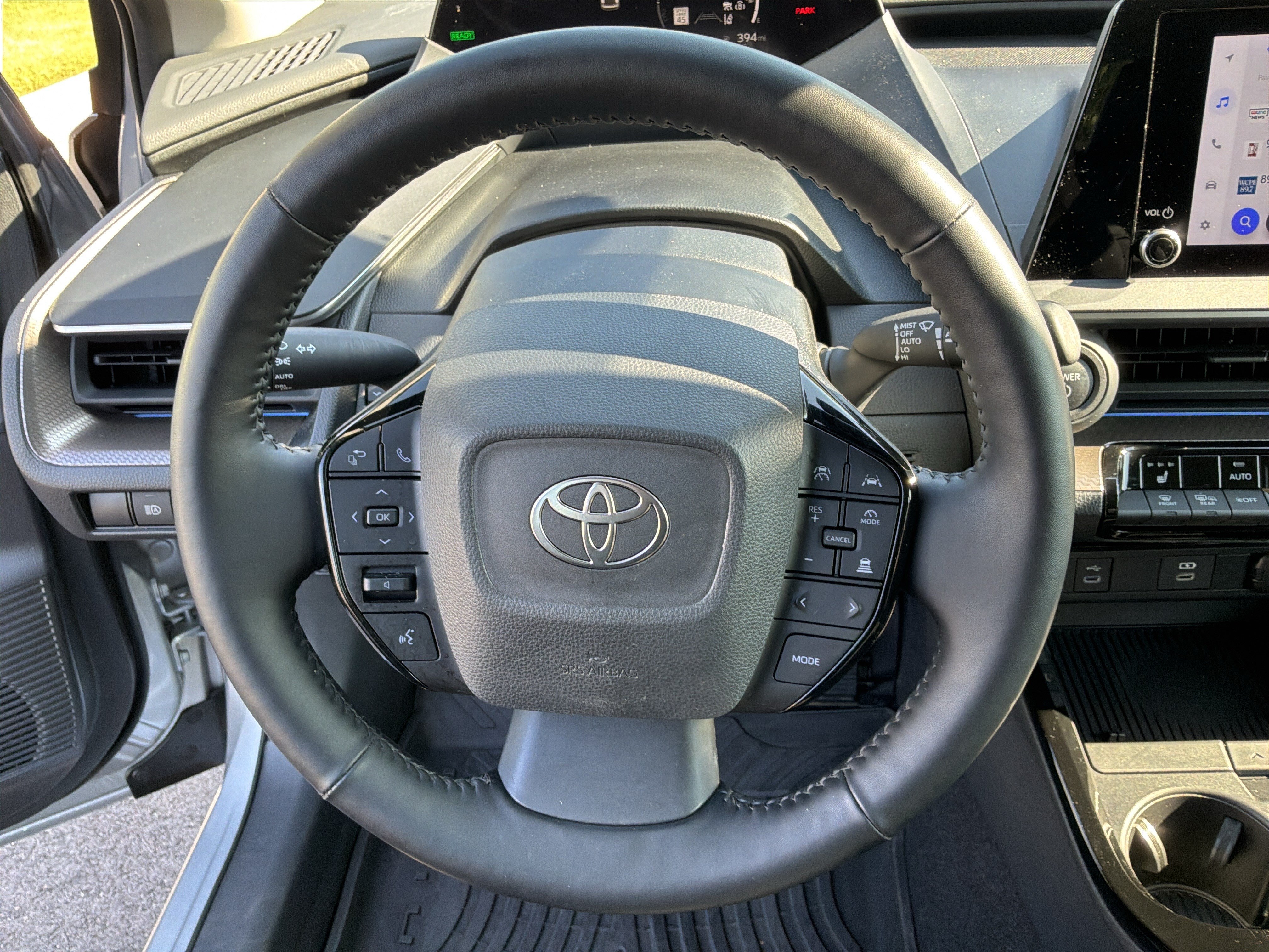 Used 2024 Toyota Prius XLE FWD image 18