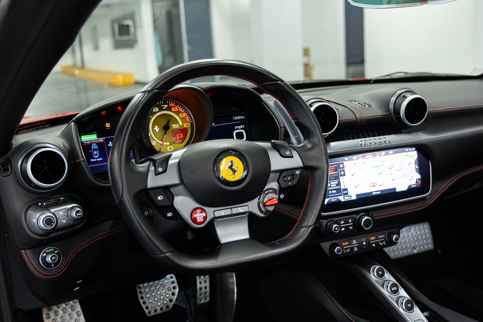 Used 2020 Ferrari Portofino RWD image 34