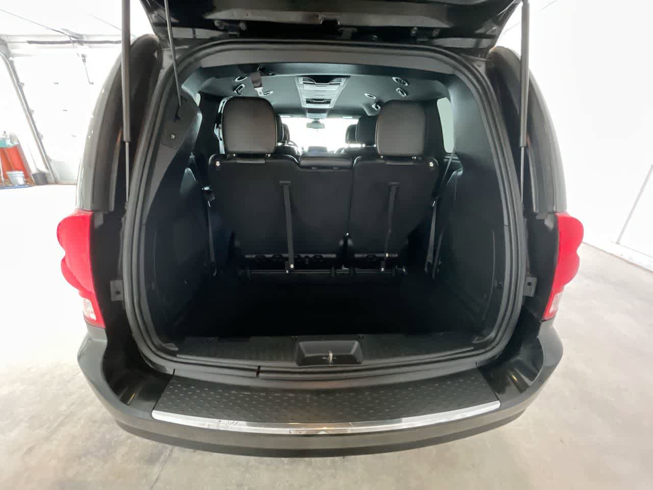 Used 2019 Dodge Grand Caravan GT FWD image 24