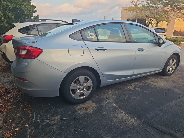 Used 2017 Chevrolet Cruze LS FWD image 9
