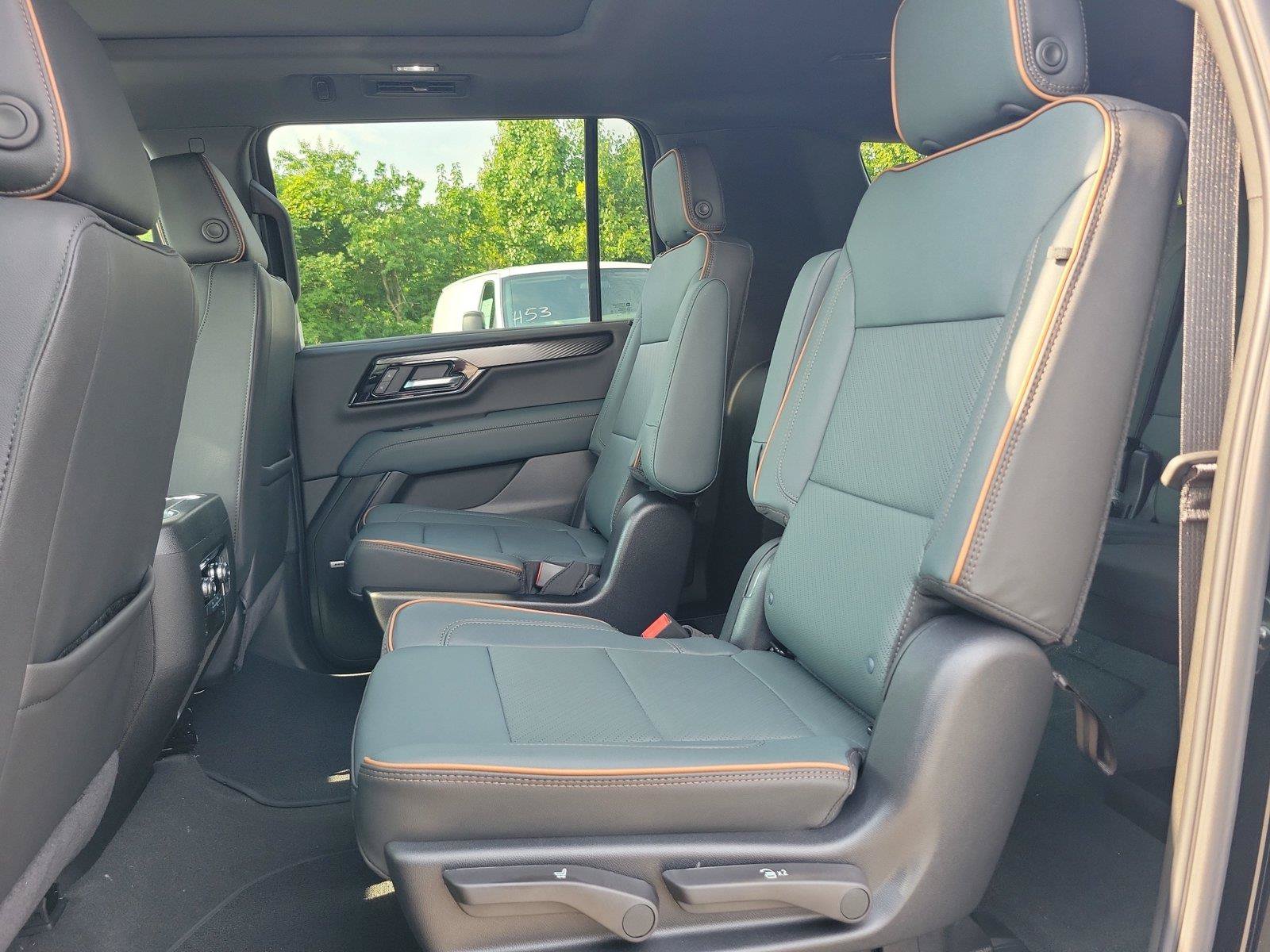 New 2026 GMC Yukon XL AT4 AWD/4WD image 16
