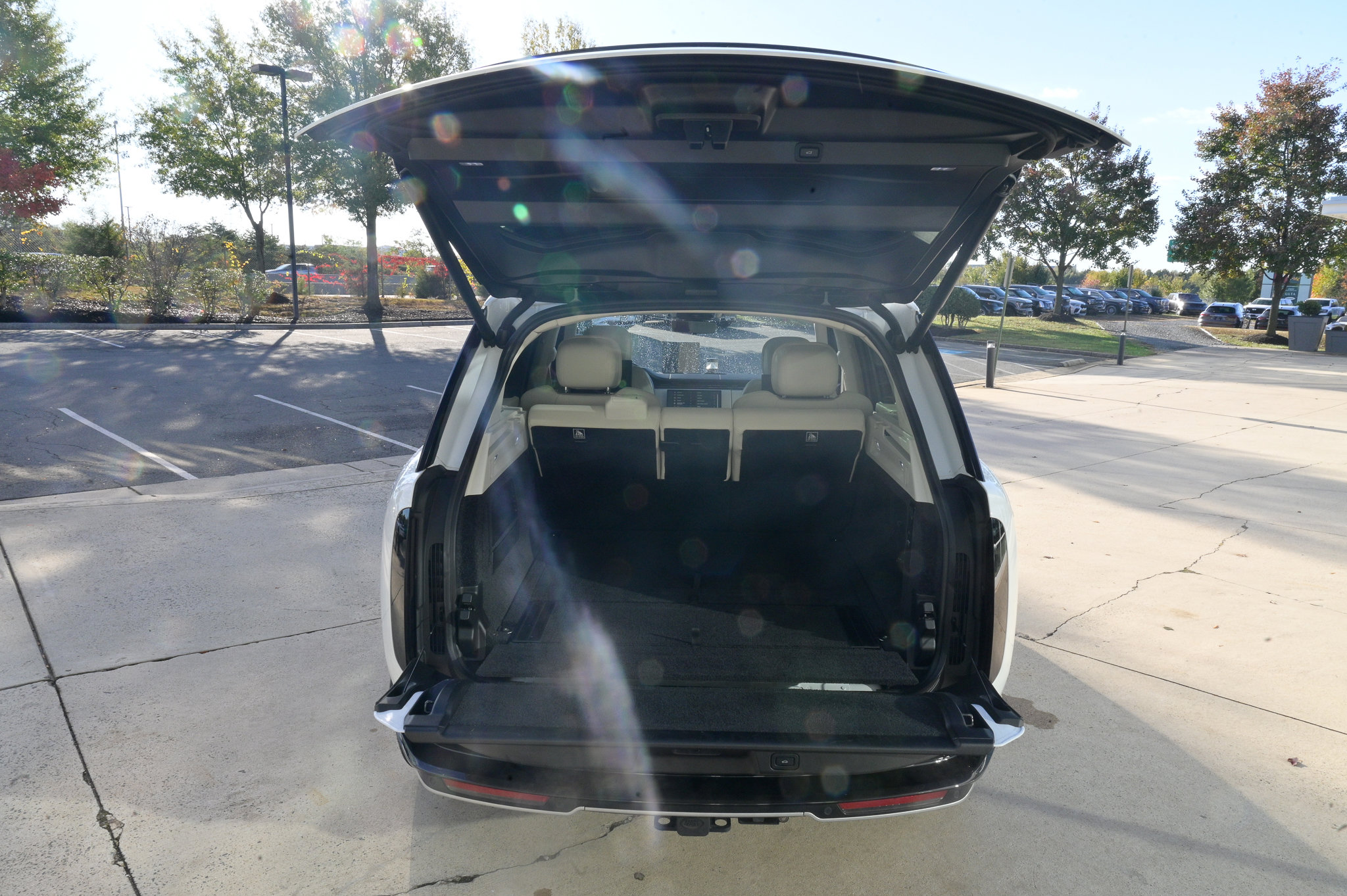 Used 2023 Land Rover Range Rover Autobiography image 44