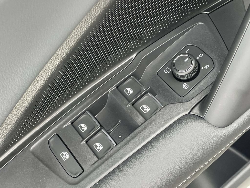 New 2026 Volkswagen Tiguan SEL R-Line AWD/4WD image 20