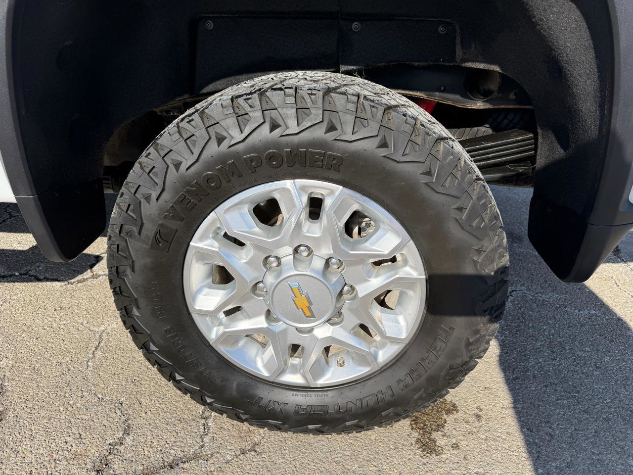 Used 2024 Chevrolet Silverado 2500 LT image 40