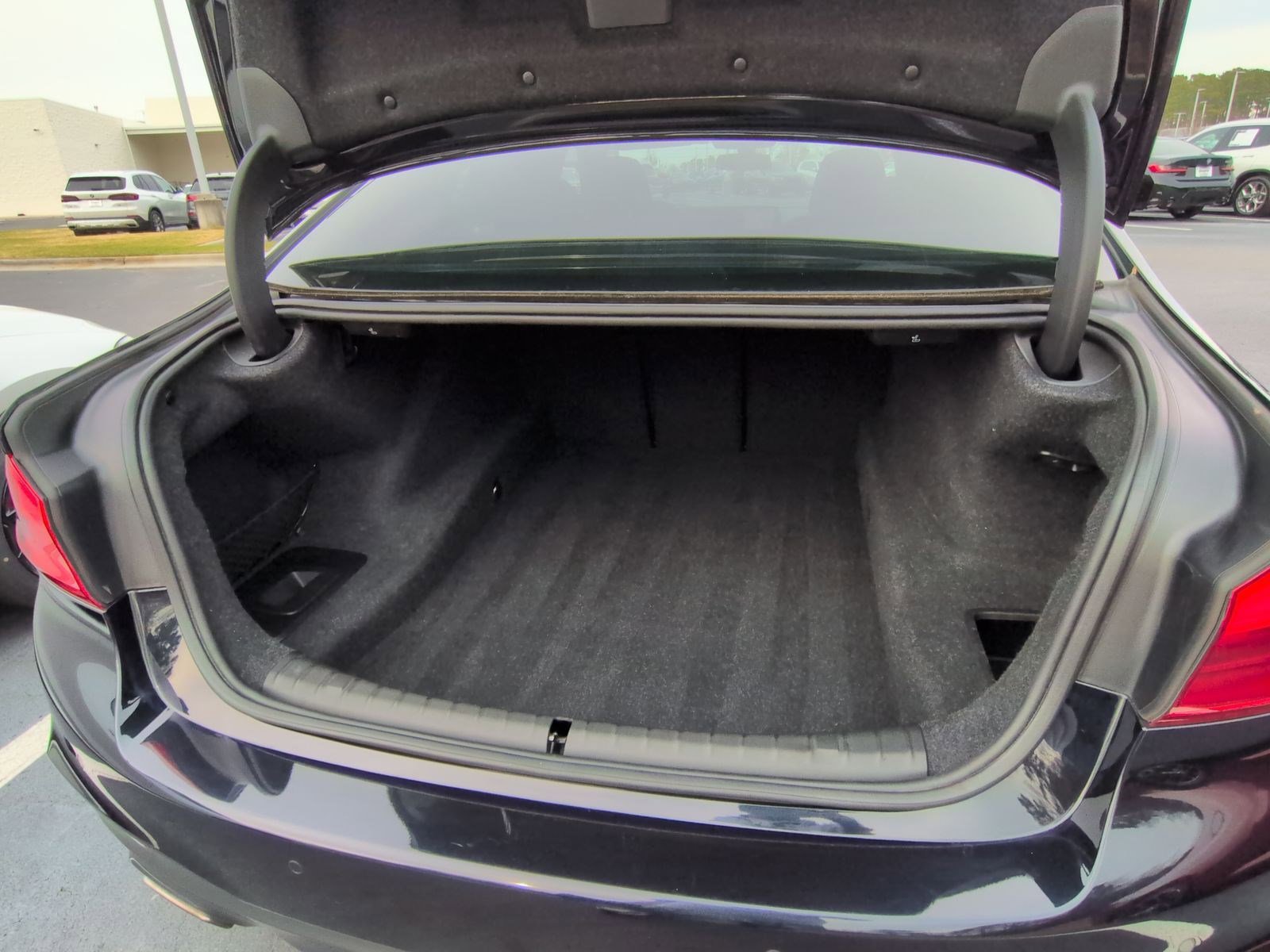 Used 2019 BMW 540i w/ M Sport Package image 33