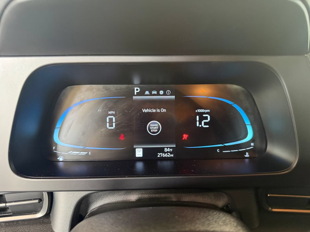 Used 2025 Hyundai Elantra Sport FWD image 14
