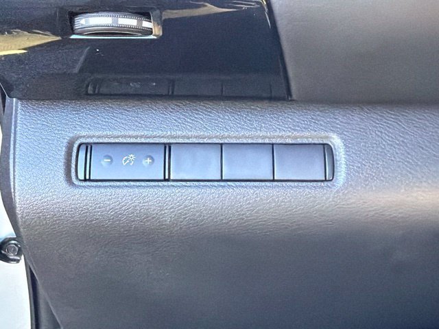 Used 2025 Nissan Pathfinder S FWD image 30