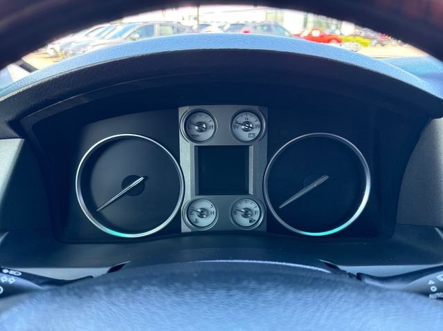 Used 2011 Lexus LX 570 4WD w/ Luxury Pkg image 19