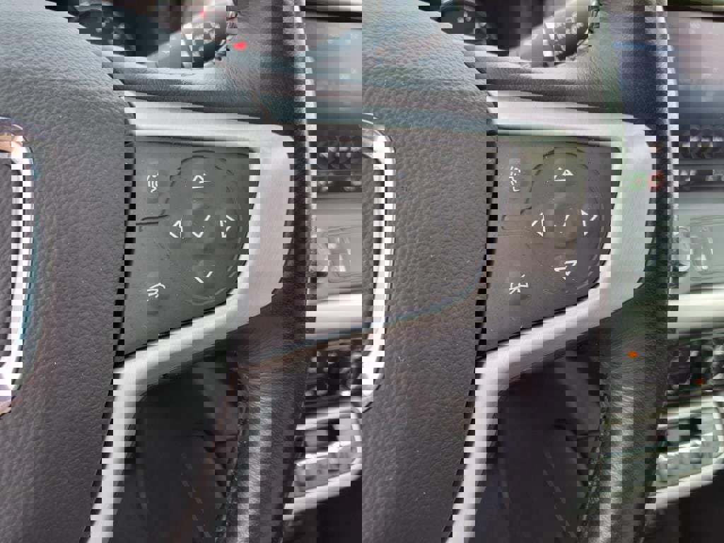 Used 2022 GMC Acadia SLT w/ Technology Package image 24