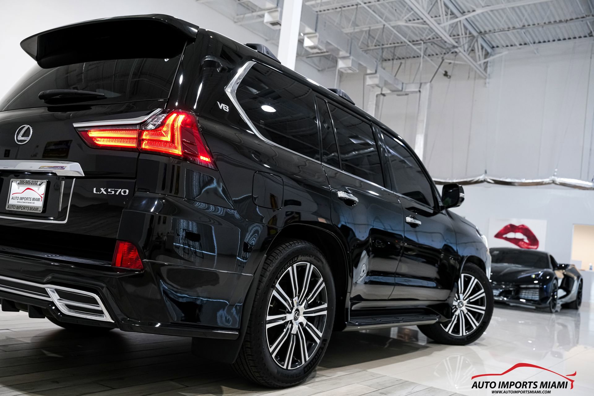 Used 2021 Lexus LX 570 4WD w/ Luxury Package image 35