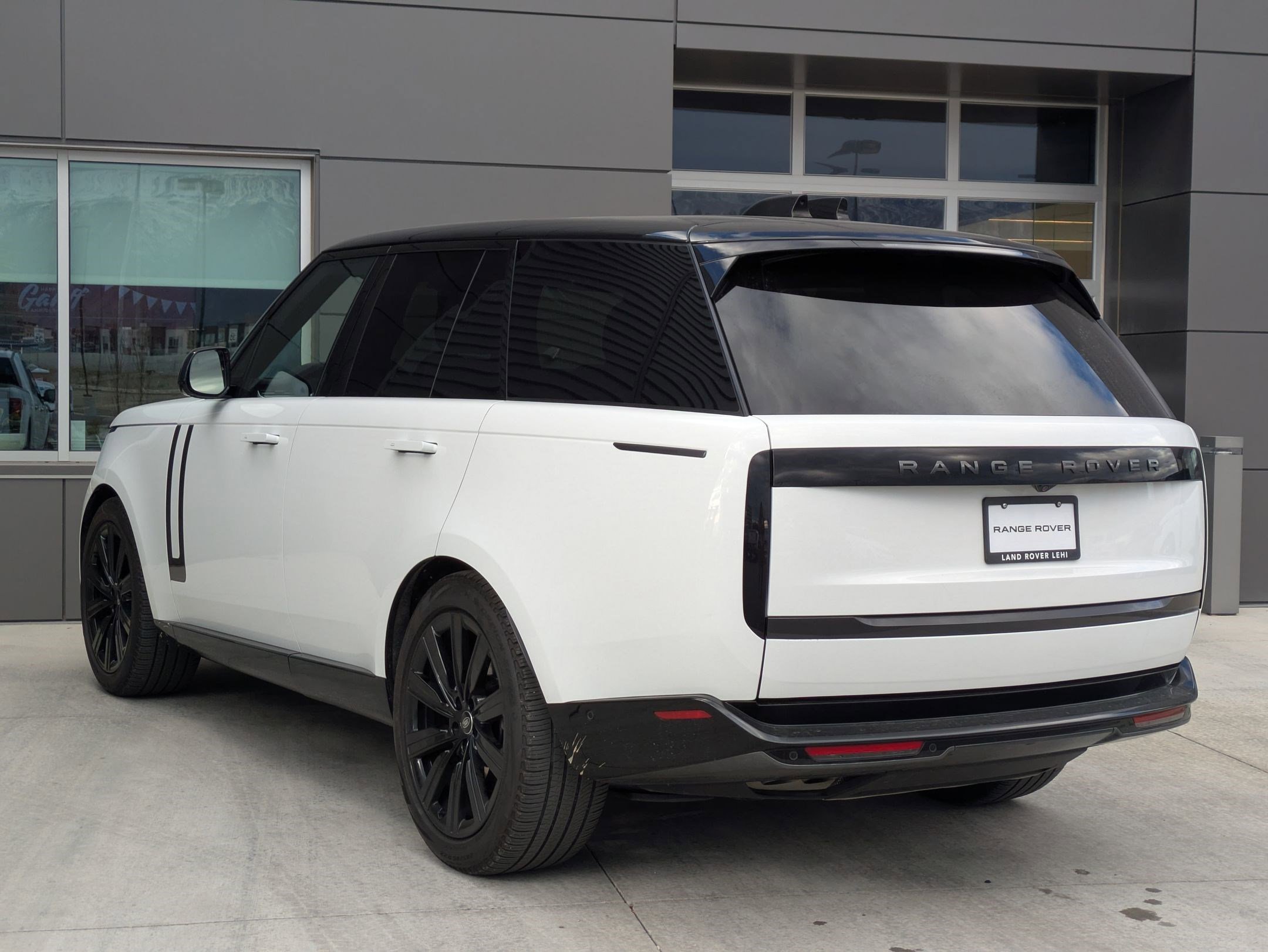 Certified 2023 Land Rover Range Rover SE image 10