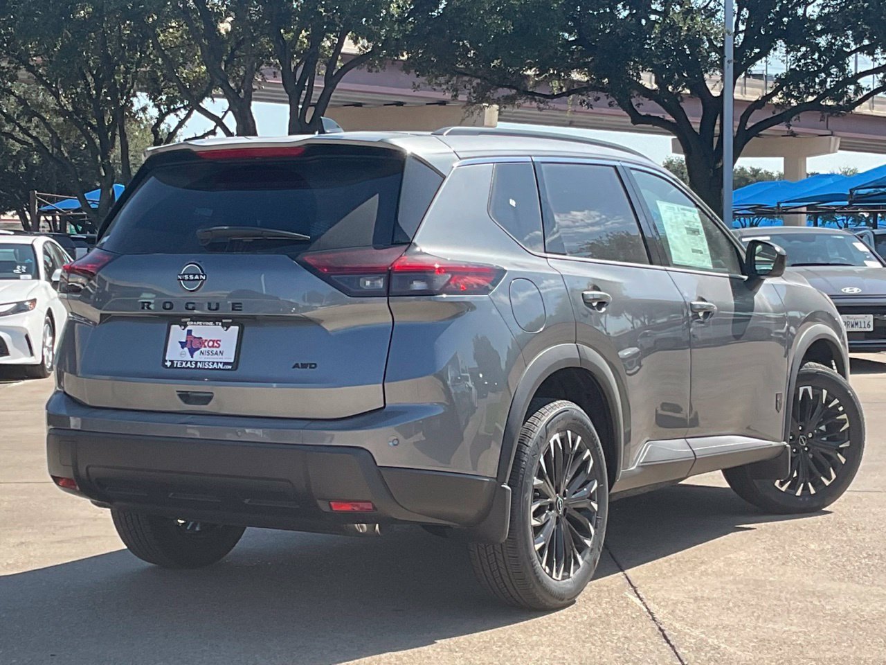 New 2027 Nissan Rogue Dark Armor AWD/4WD image 4