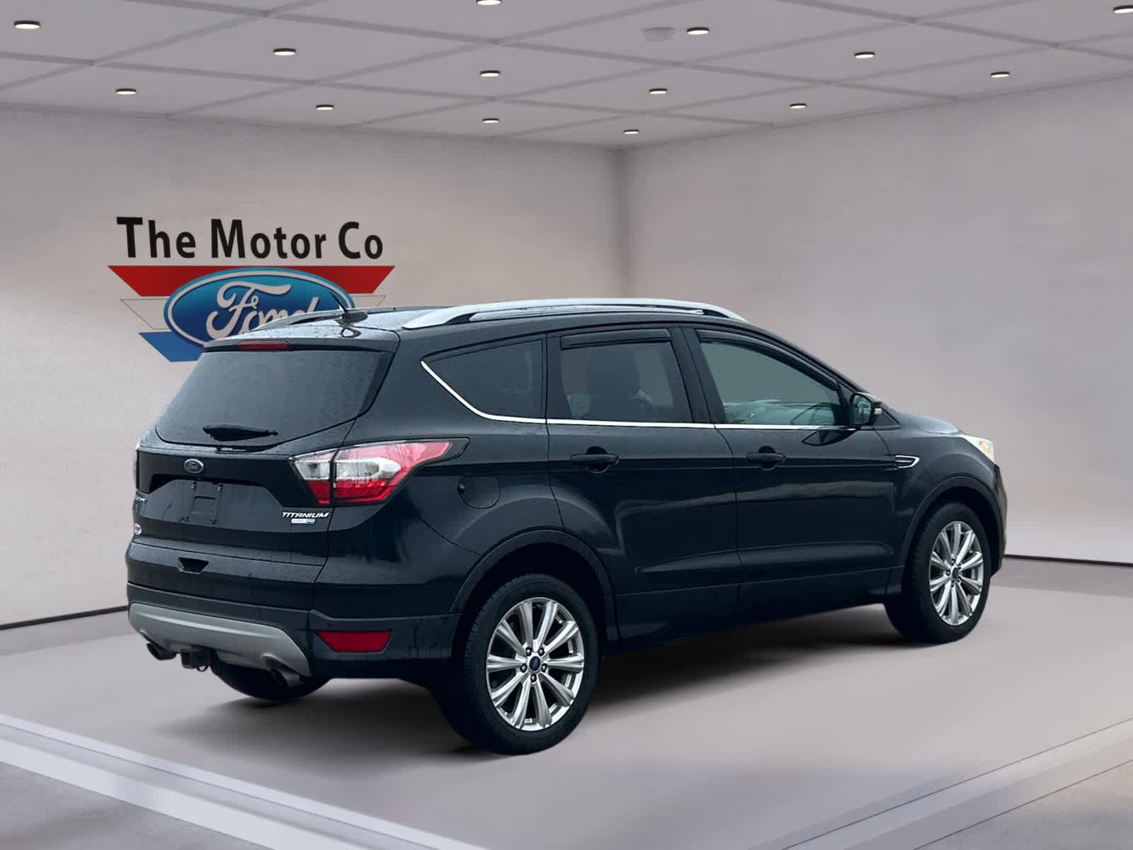 Used 2017 Ford Escape Titanium AWD/4WD image 5