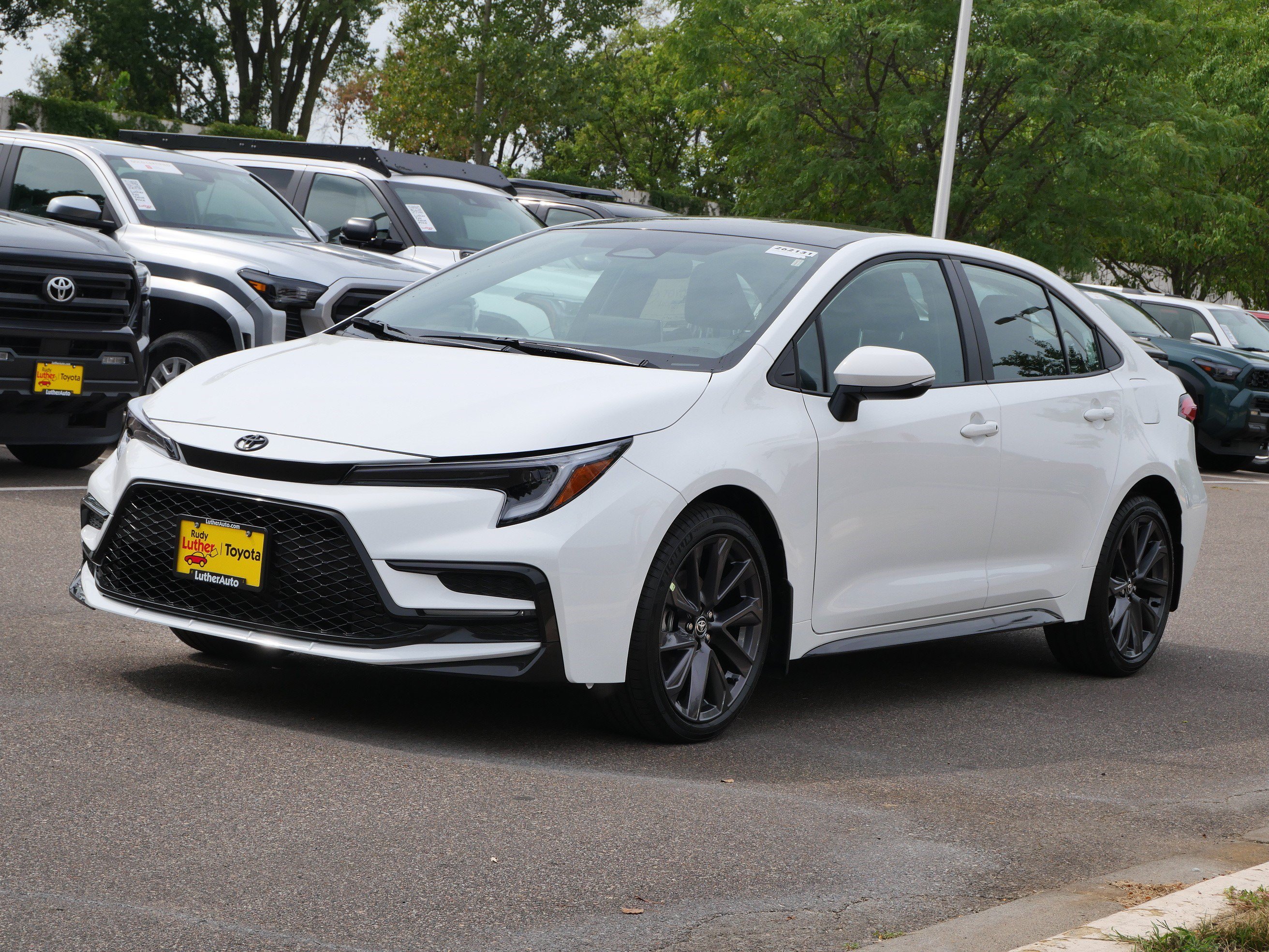 New 2026 Toyota Corolla SE w/ SE Package FWD image 4