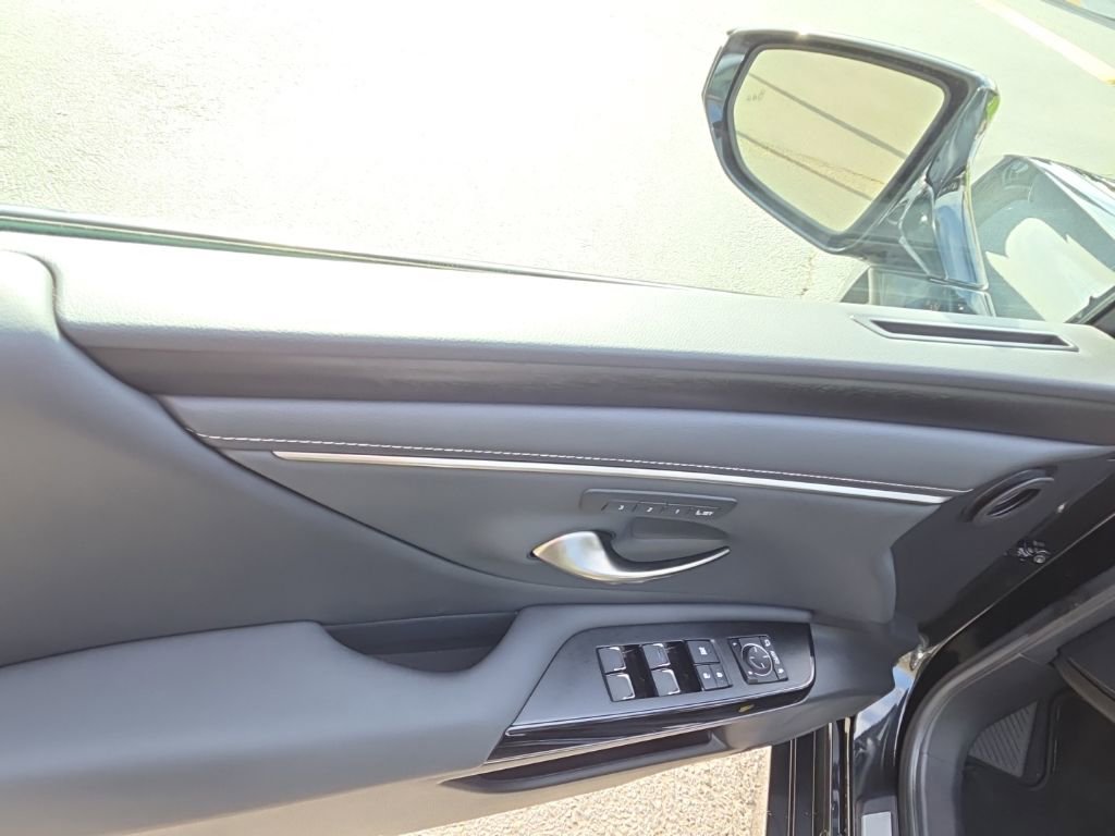 Certified 2023 Lexus ES 250 w/ Premium Package image 11