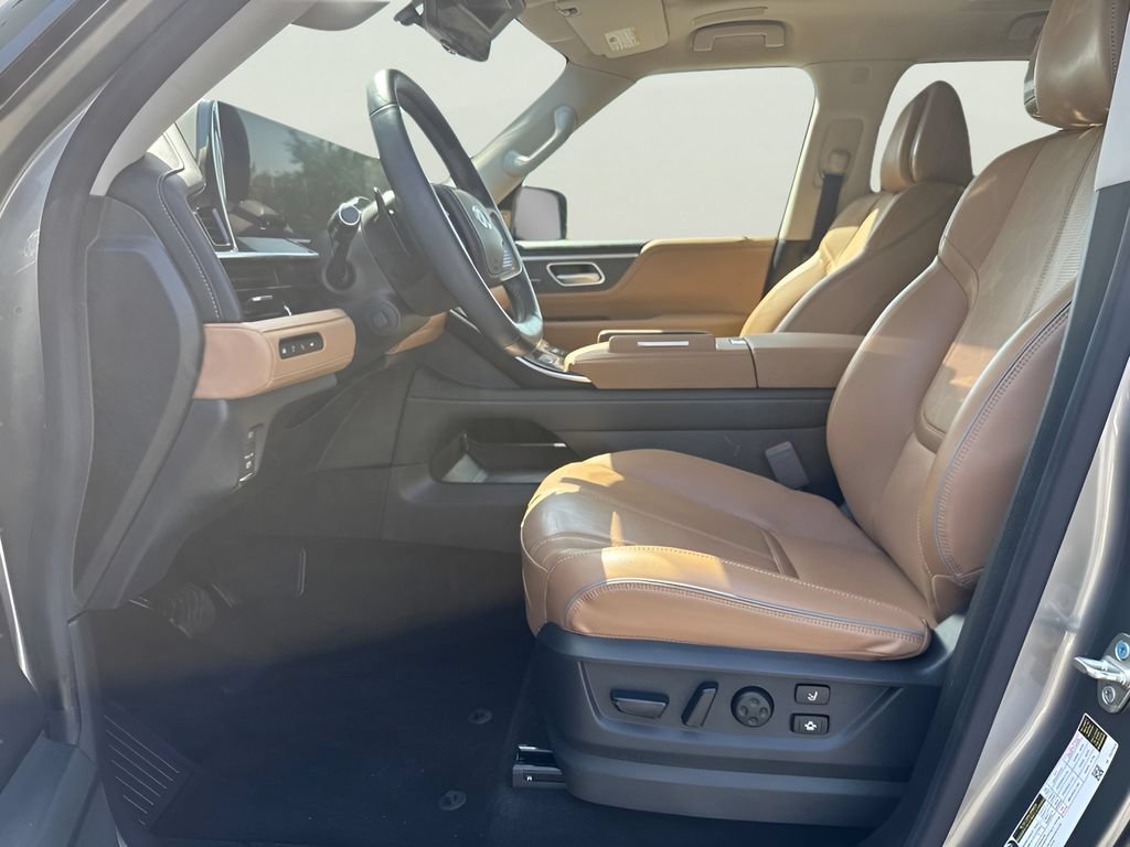 Used 2025 INFINITI QX80 Sensory AWD/4WD image 16