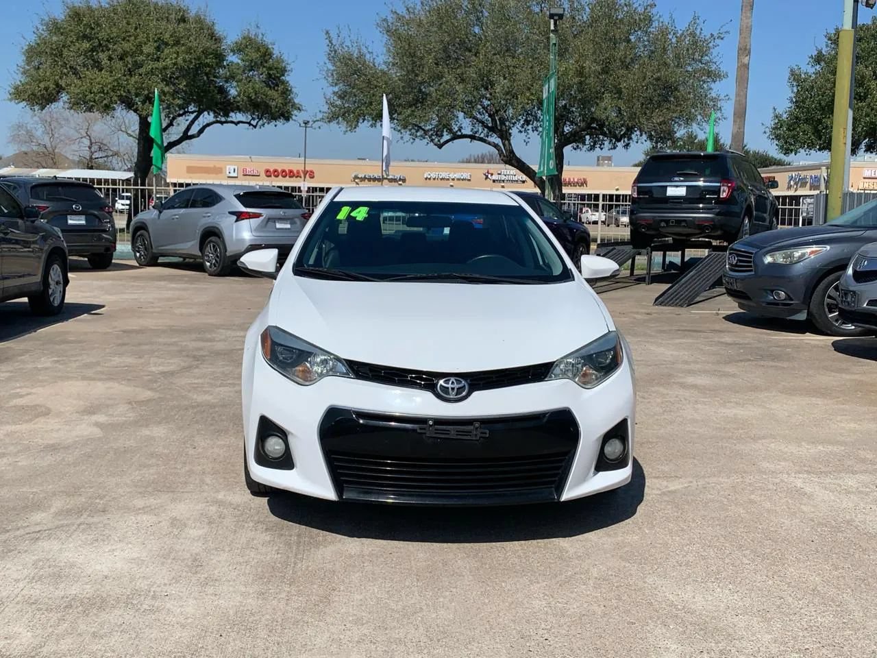 Used 2014 Toyota Corolla S FWD image 2