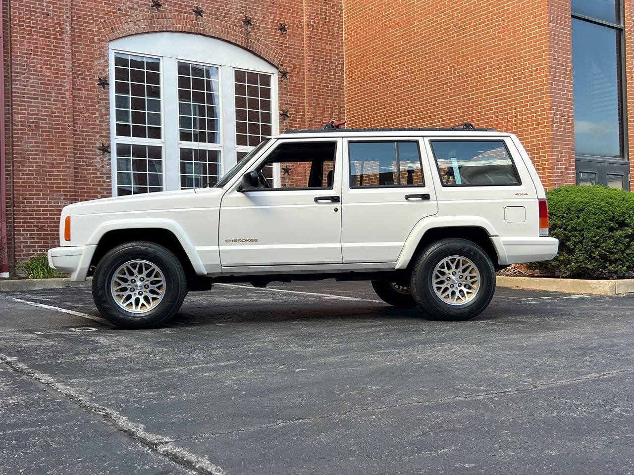 Used 1998 Jeep Cherokee Classic AWD/4WD image 9