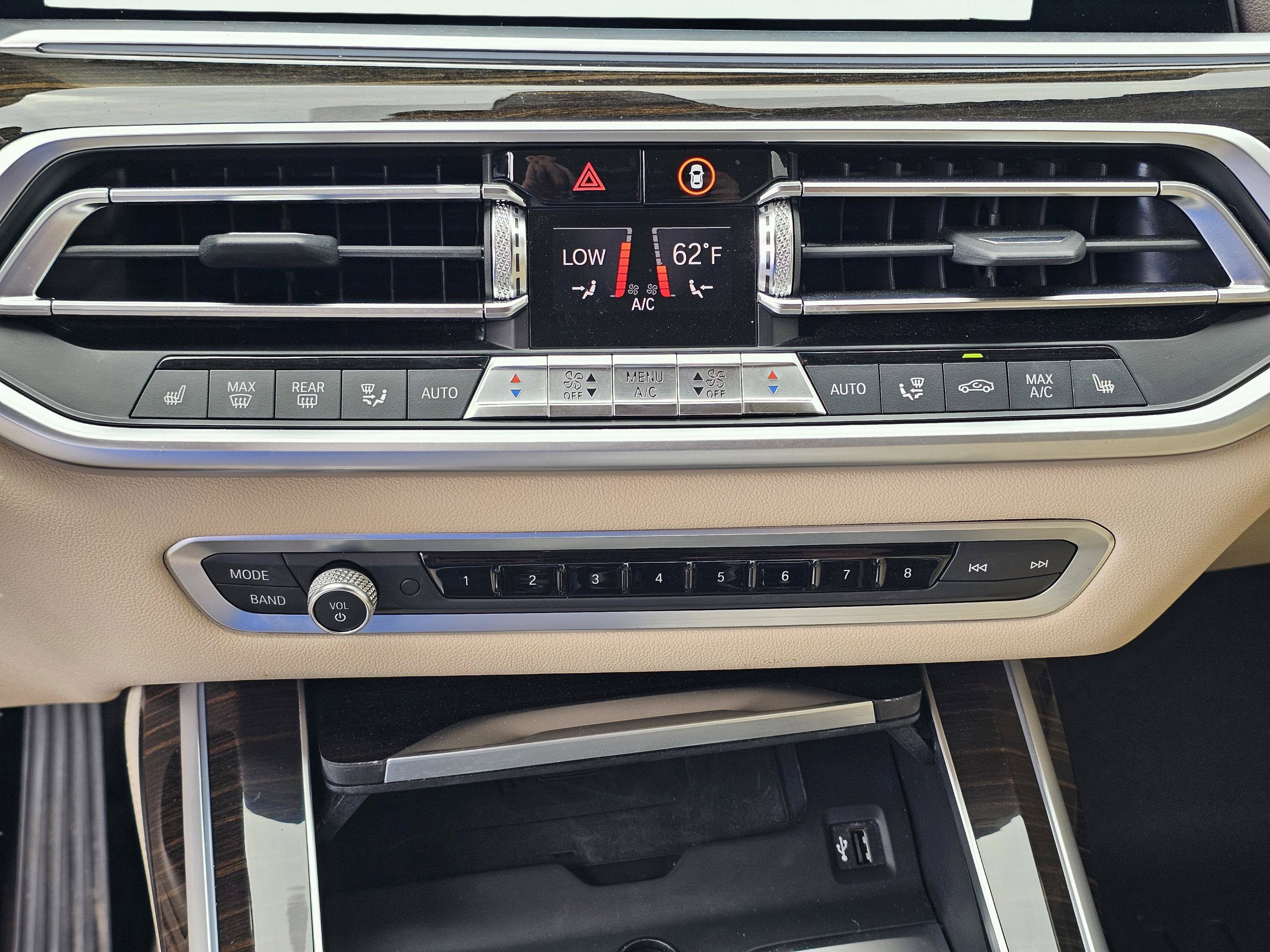 Used 2019 BMW X7 xDrive40i w/ Premium Package AWD/4WD image 29