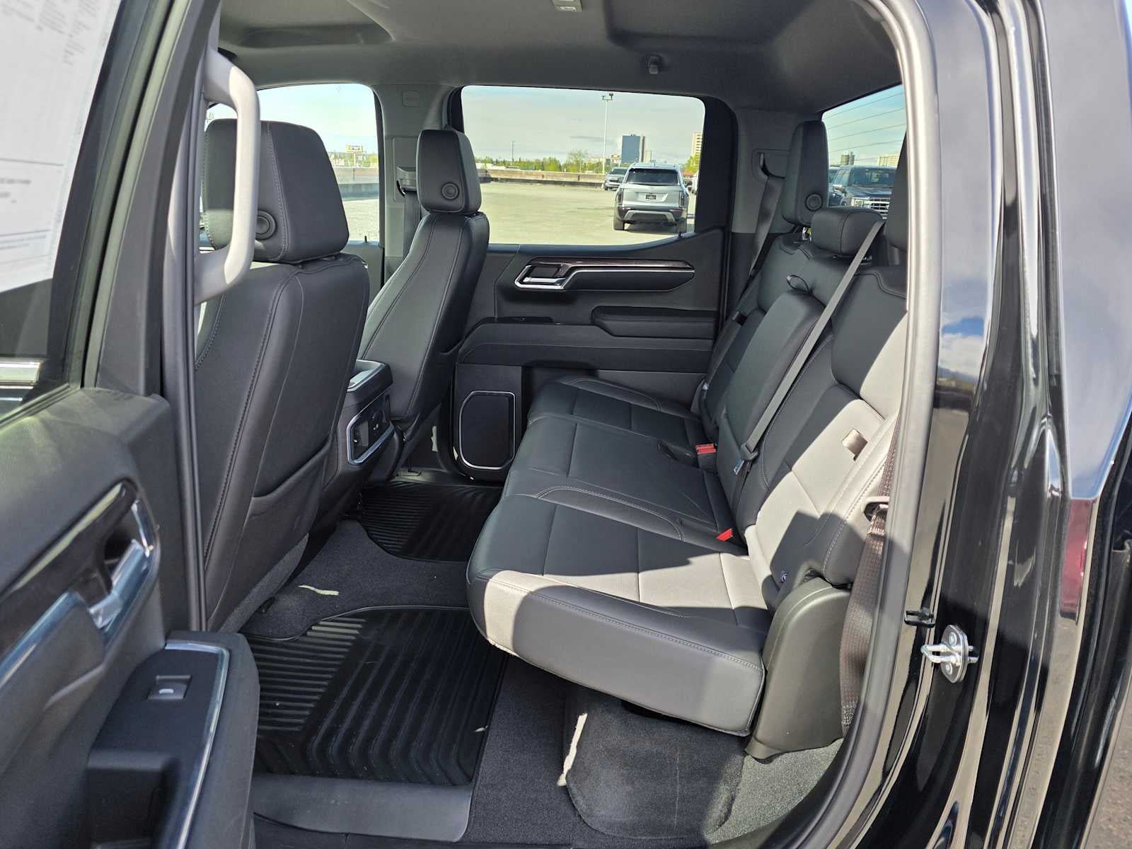 Used 2023 Chevrolet Silverado 1500 LTZ AWD/4WD image 16