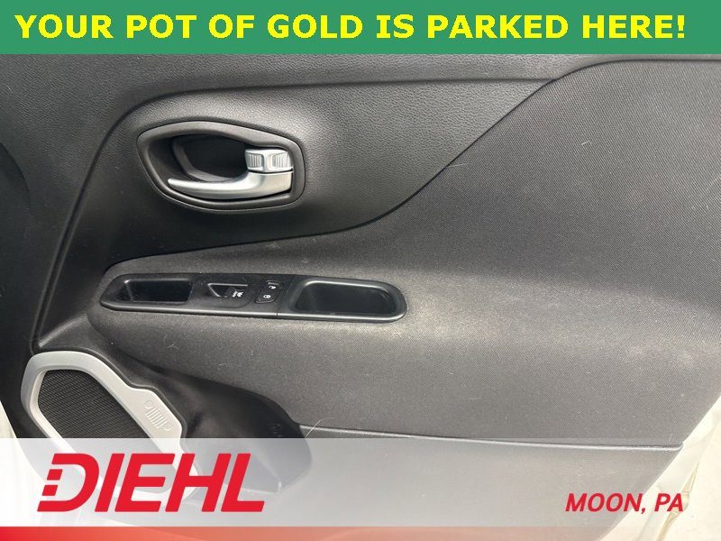 Used 2018 Jeep Renegade Latitude w/ Cold Weather Group image 13