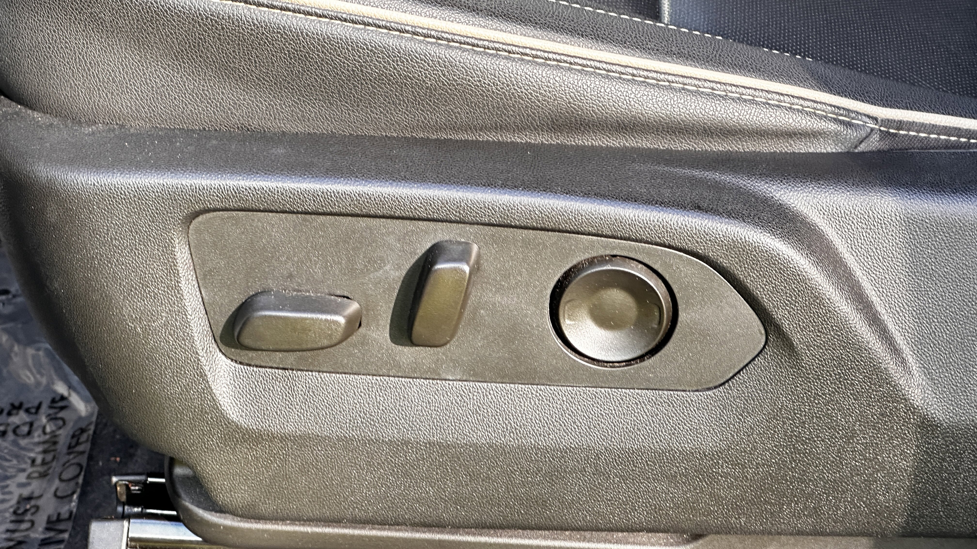 Used 2022 GMC Yukon SLT image 22