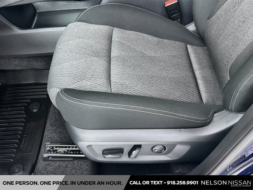 Certified 2026 Nissan Rogue SV FWD image 18