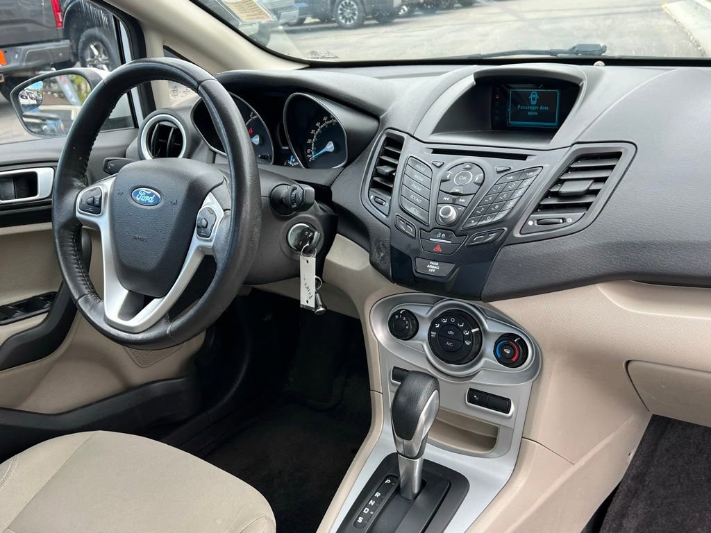 Used 2016 Ford Fiesta SE image 16