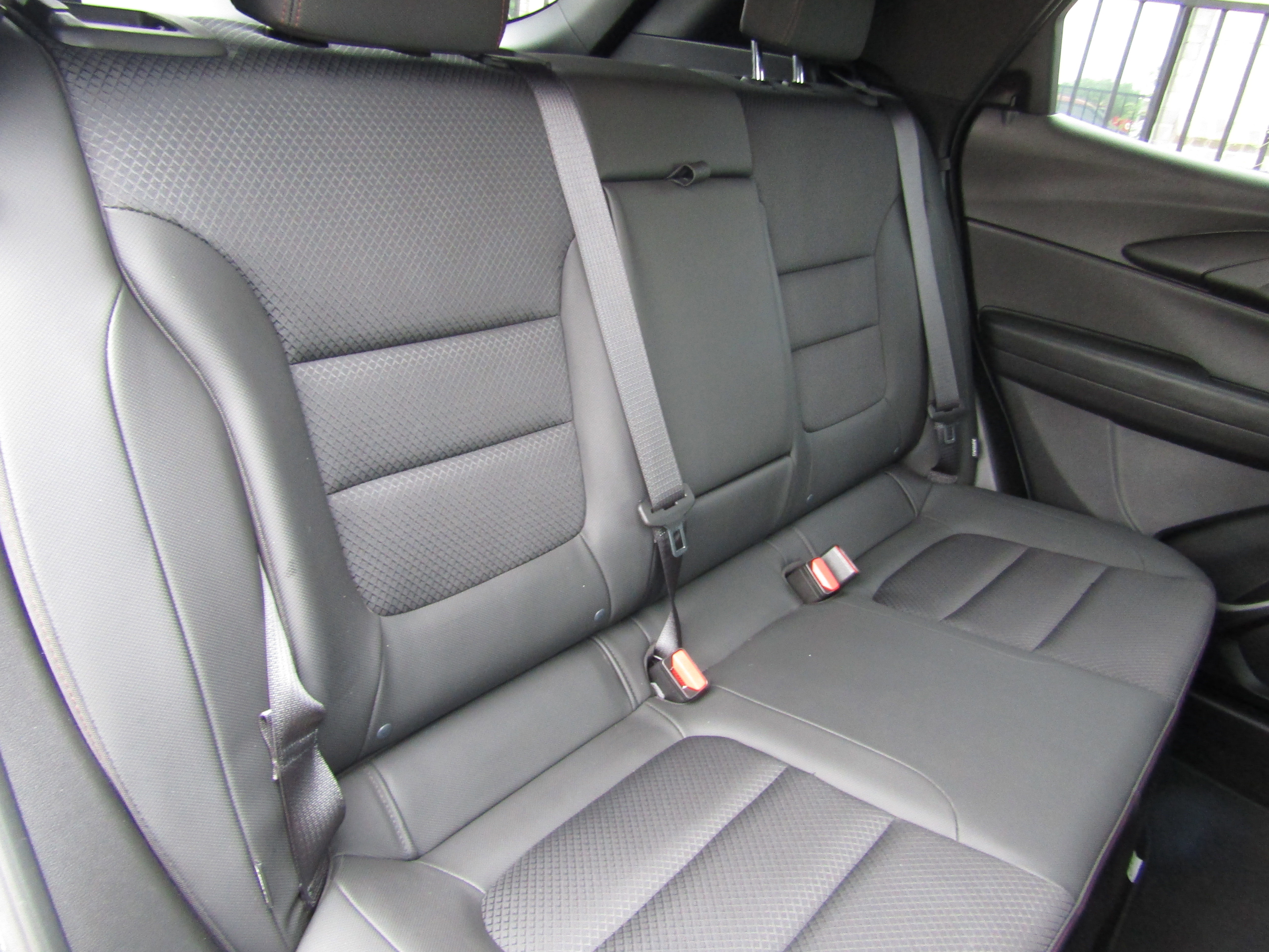 Used 2021 Chevrolet TrailBlazer RS w/ Technology Package image 12