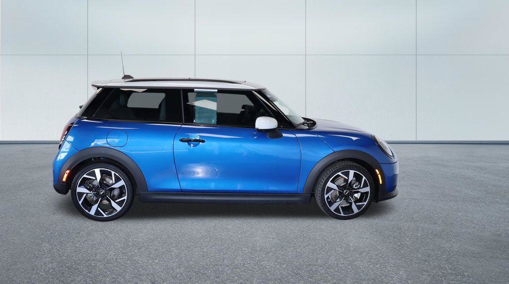 Used 2025 MINI Cooper S FWD image 9