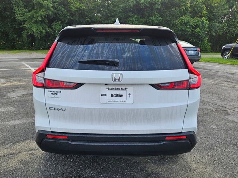 Used 2025 Honda CR-V LX image 12