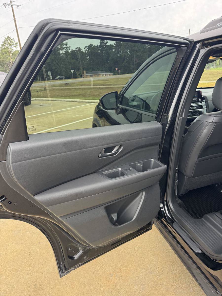 Used 2025 Nissan Pathfinder Rock Creek AWD/4WD image 13