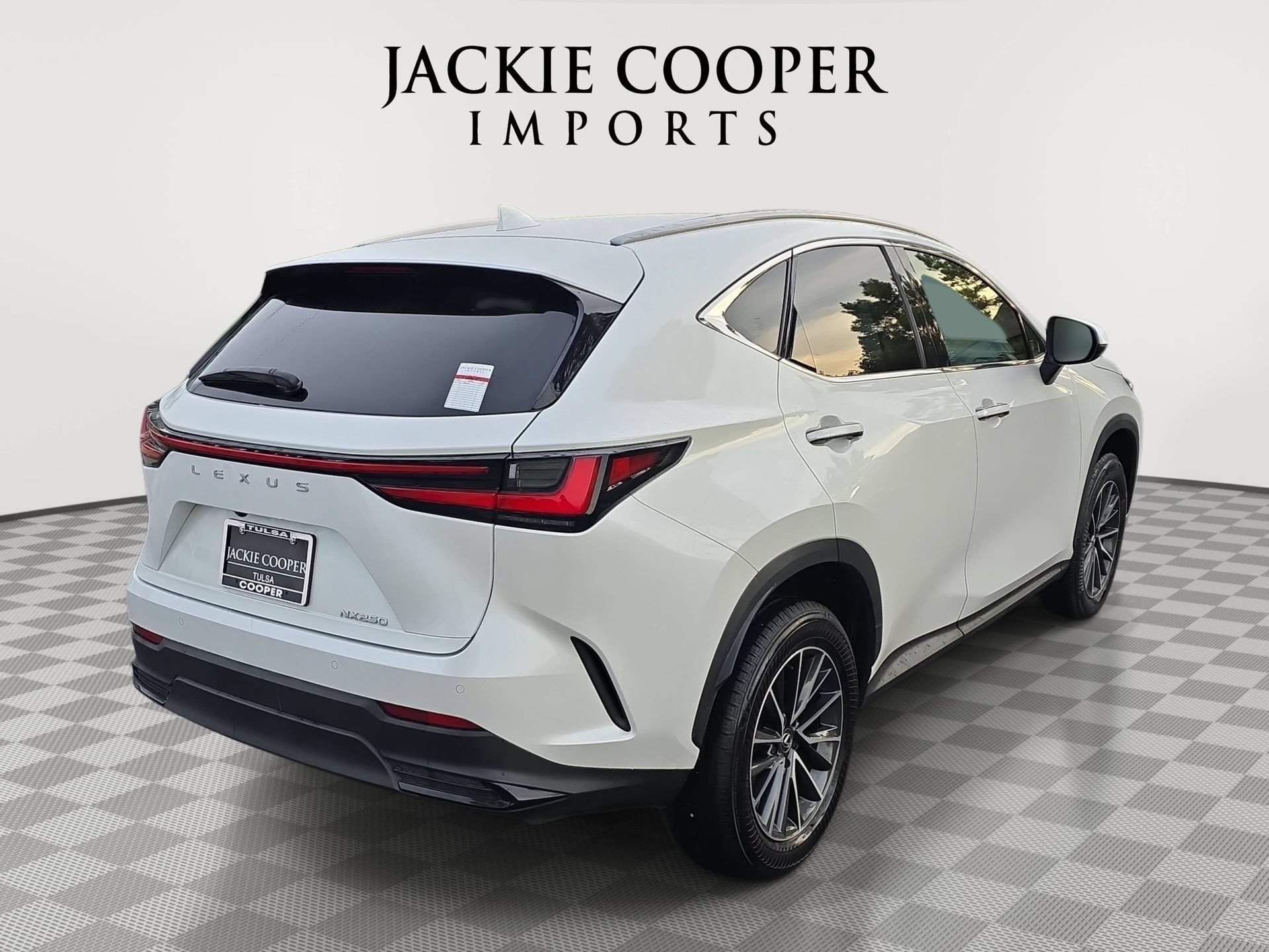 Used 2025 Lexus NX 250 FWD image 5