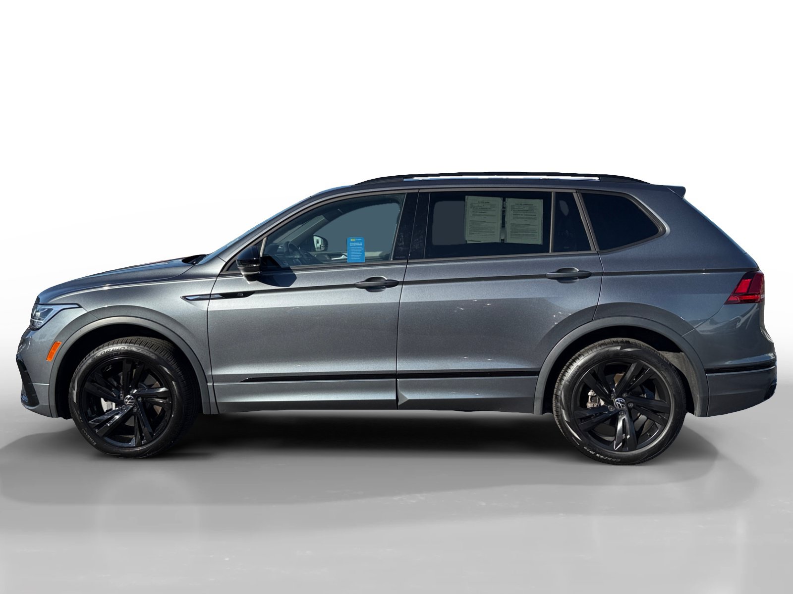 Certified 2024 Volkswagen Tiguan SE R-Line AWD/4WD image 2