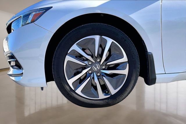 Used 2020 Honda Accord Touring image 29