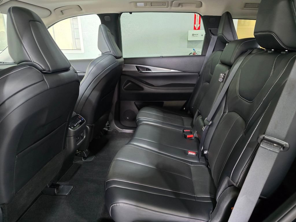 Certified 2023 INFINITI QX60 Luxe w/ Cargo Package image 24