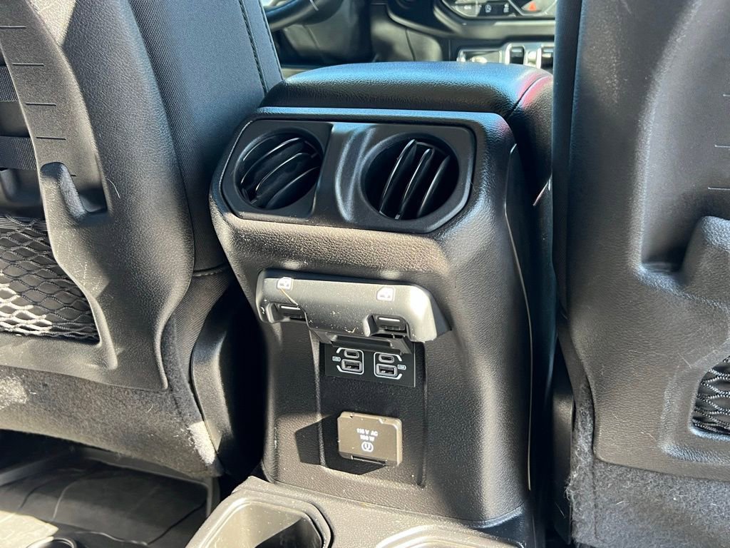 Used 2021 Jeep Wrangler Unlimited Rubicon w/ LED Lighting Group AWD/4WD image 23