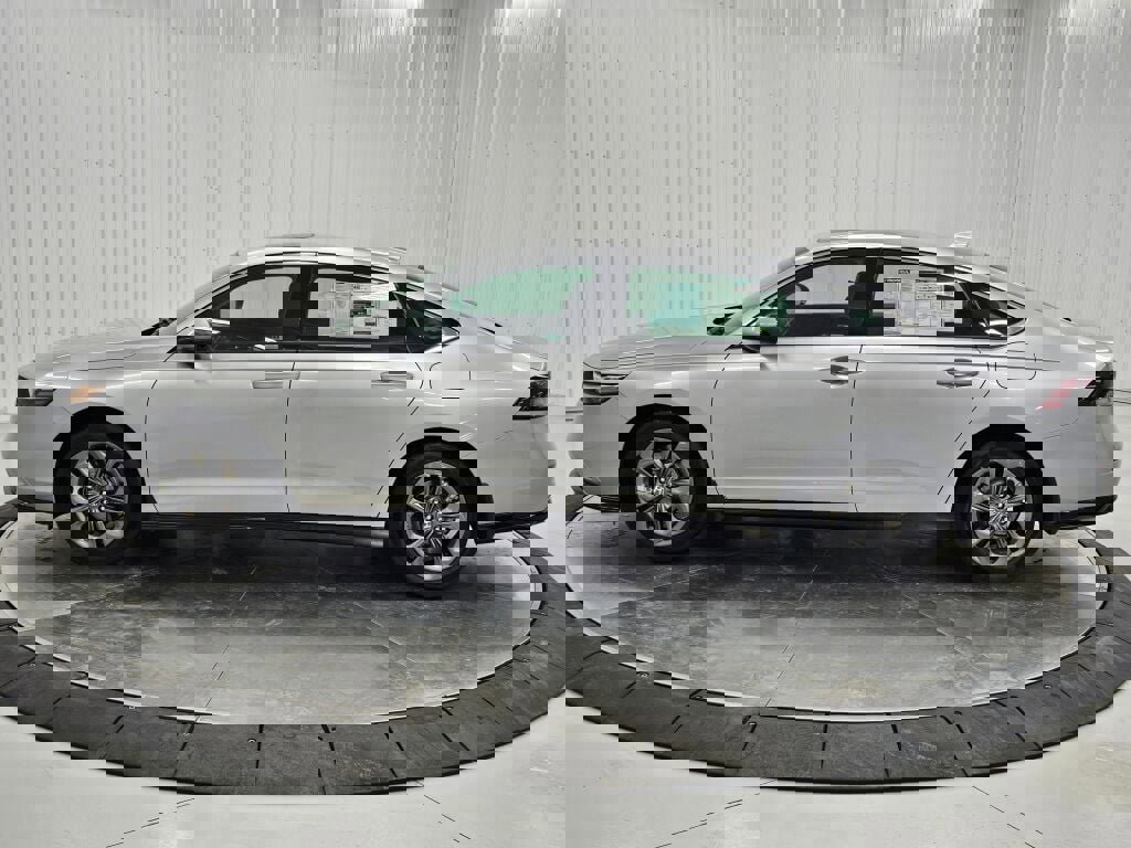 New 2025 Honda Accord EX-L image 28