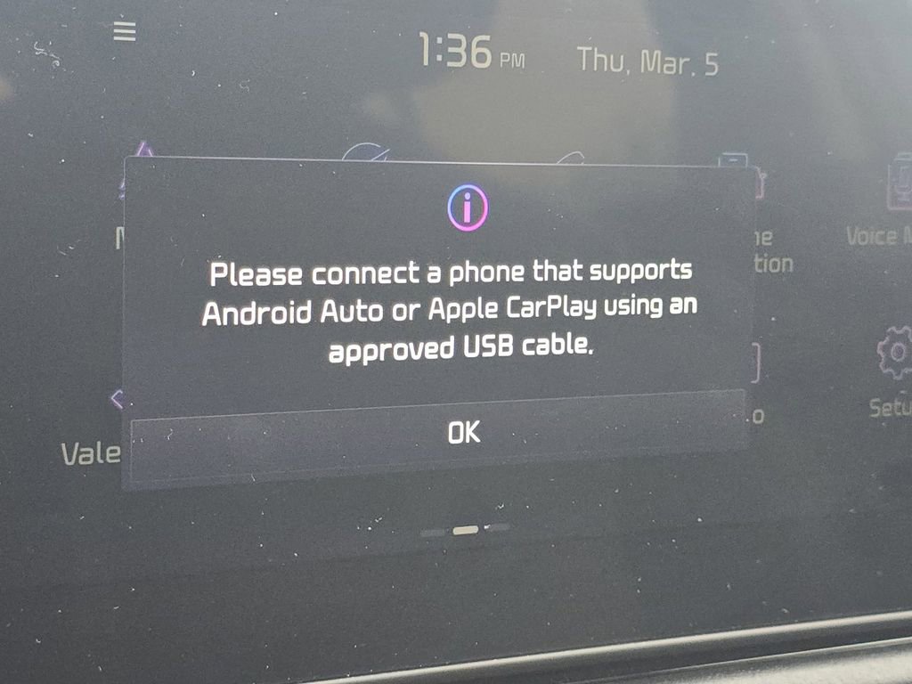 Used 2023 Kia Niro EX image 4