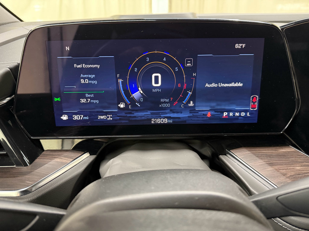 Used 2025 Chevrolet Suburban Z71 AWD/4WD image 34
