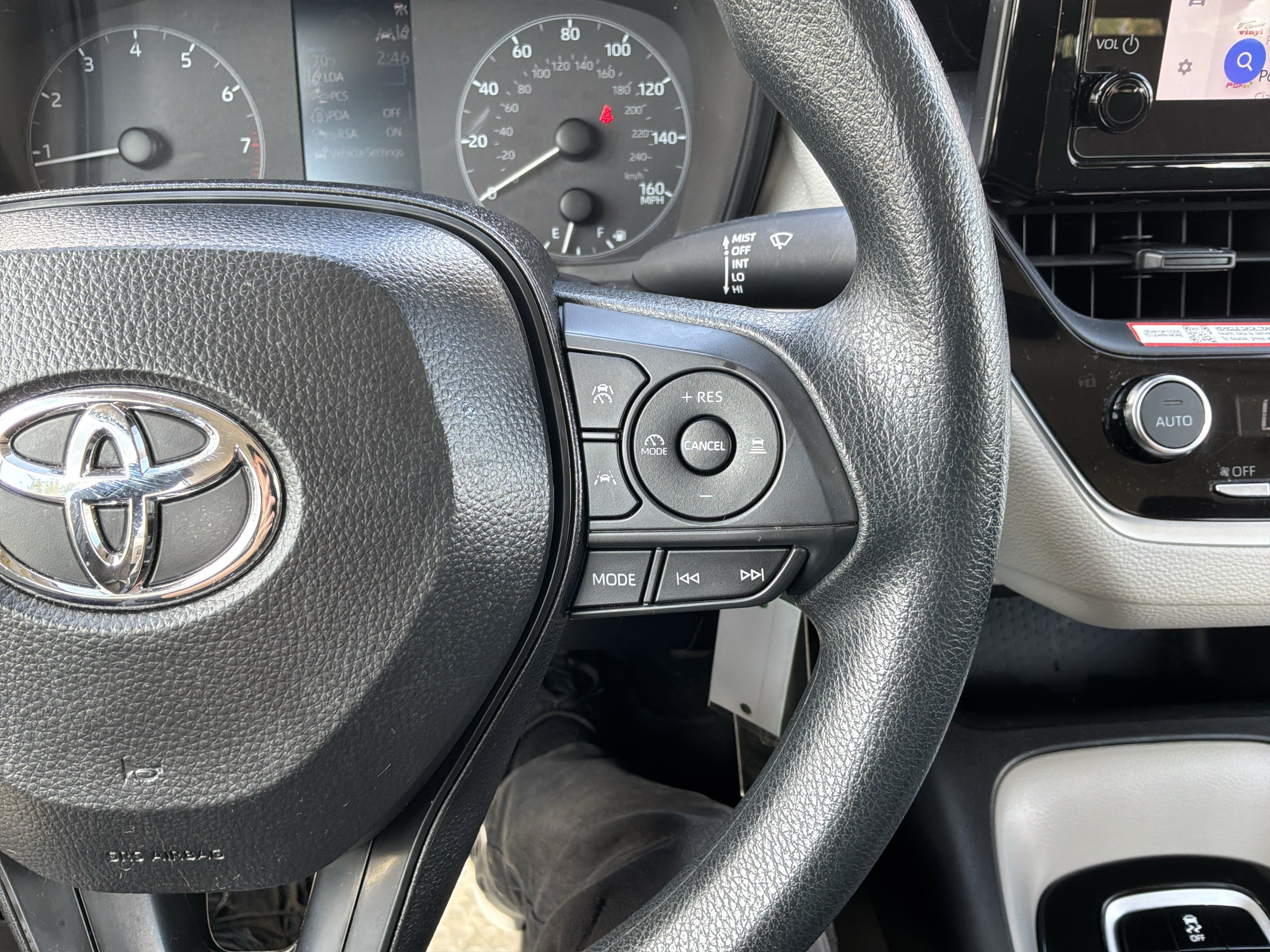 Used 2025 Toyota Corolla LE FWD image 20