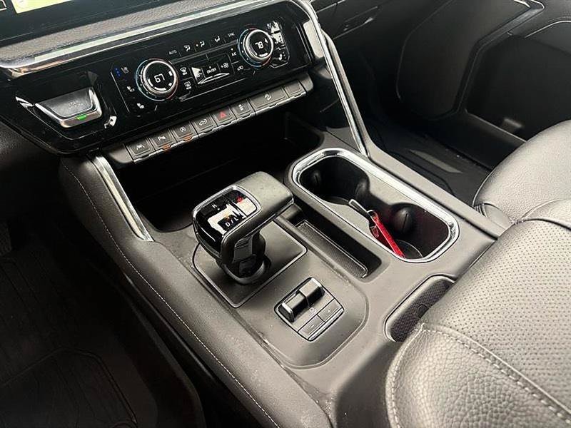 Used 2025 GMC Sierra 1500 Denali w/ Denali Reserve Package AWD/4WD image 29